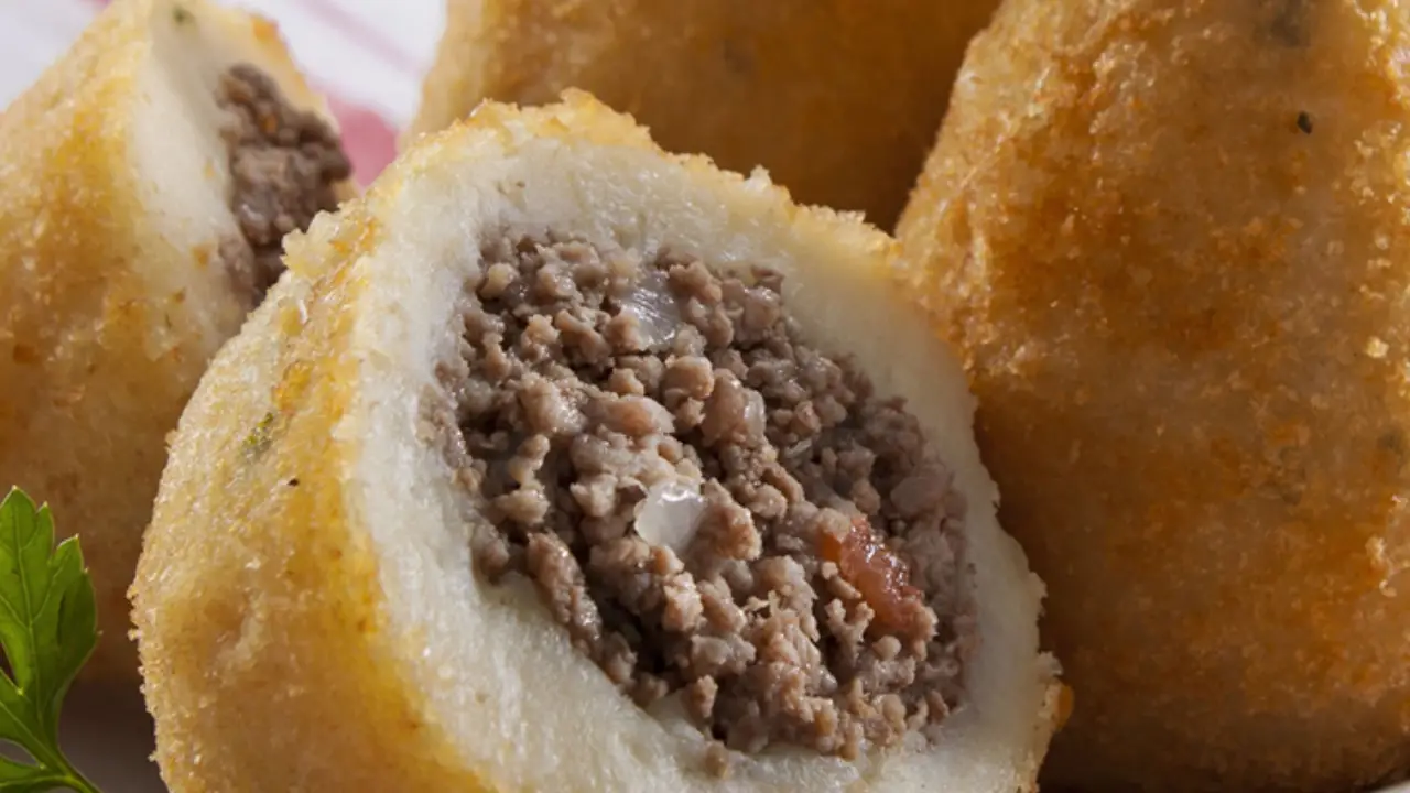 Bombas de papa rellenas de carne paso a paso (para el picoteo)