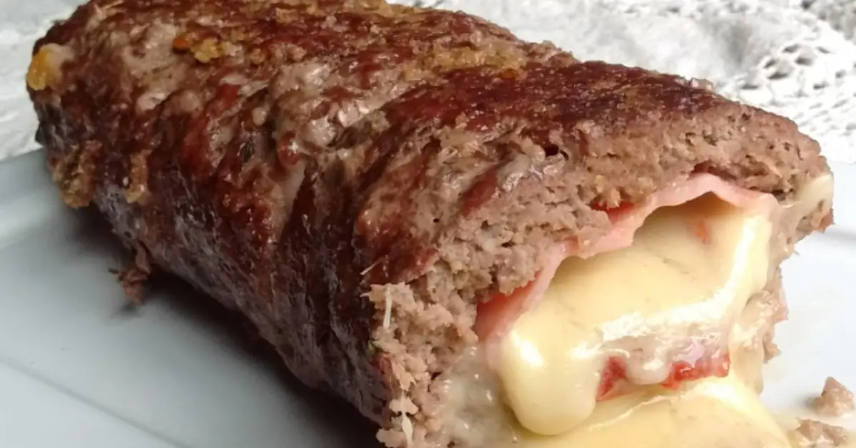 Para llevar a una reunión en familia o con amigos, aquí te traemos la receta y te explicamos ¿cómo preparar fácilmente el rollito de carne picada?