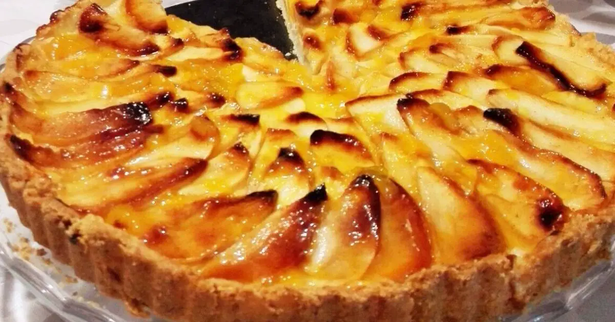 Tarta de manzana con crema pastelera