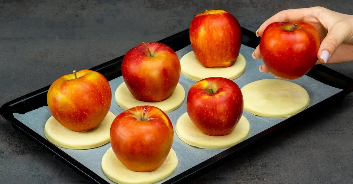 Si te gusta la fusión del hojaldre con la frescura de la manzana, aquí te traemos ¡Mas manzanas que masa! Como hacer postre super delicioso