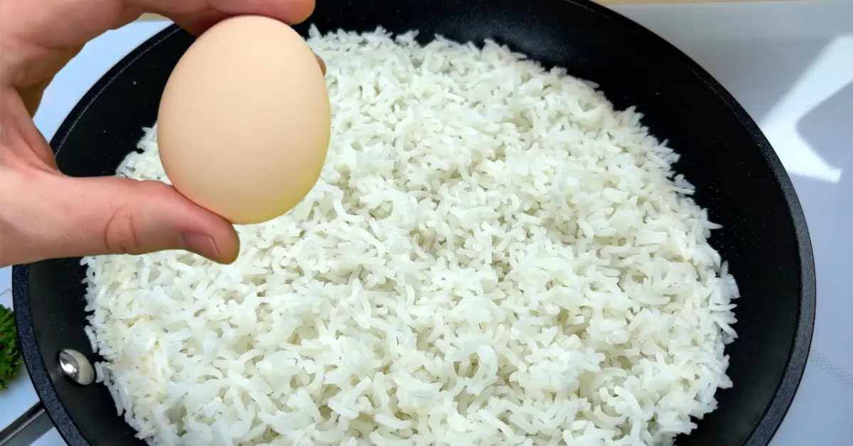 Si quieres preparar una receta exquisita y libre de gluten prepara arroz con huevos de esta forma, ¡el resultado es espectacular!