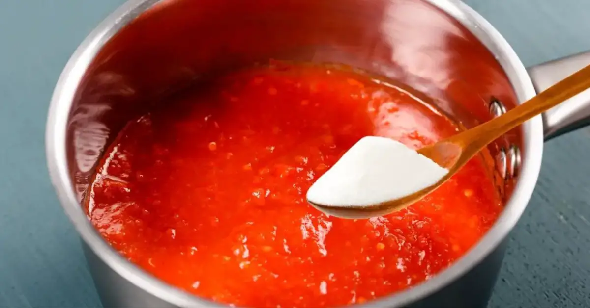 Si consumes salsa con frecuencia anímate a agregar bicarbonato de sodio en la salsa de tomate ¡Te sorprenderán los resultados!