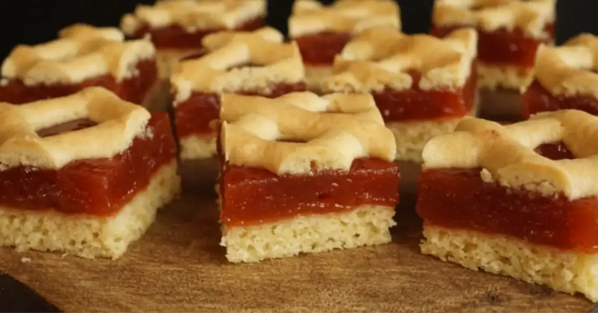 Un delicioso postre que puedes acompañar para recordar tus raíces es la Pasta Frola de la Abuela ¡Aquí te contamos como prepararla!