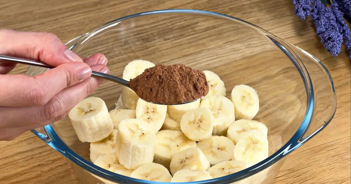 ¿Tienes banana y cacao? ¡Prepara un delicioso postre sin harina ni azúcar!