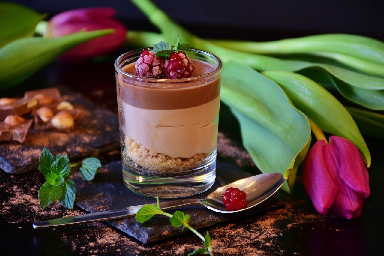 Mousse de chocolate con solo 2 ingredientes: receta fácil para un postre esponjoso
